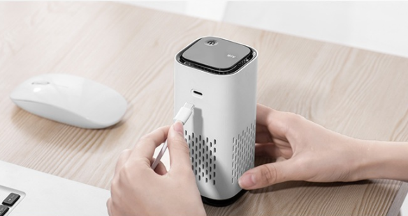 Spring New Arrival Mini Portable Car Air Purifiers With Usb Cable Charging Home Office HEPA Filter Car Air Purifier